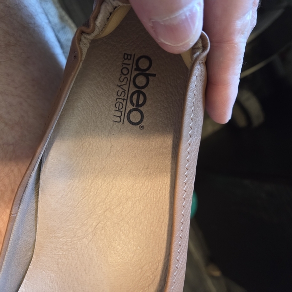 ABEO Tammy ballet flats in tan size 7M - Picture 8 of 9